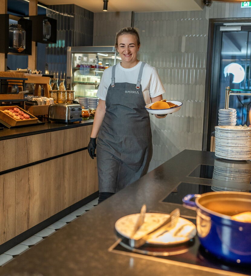  | Fr&uuml;hst&uuml;ckskellnerIn (m/w/d)