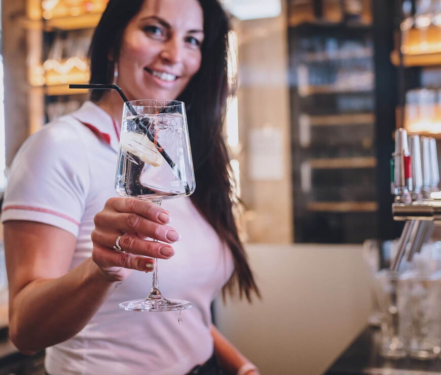 Service 24 by AvenidA