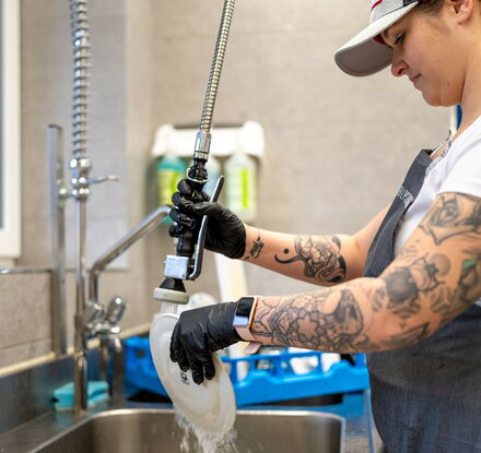  | AbwäscherIn / Hausmeister  (m/w/d)