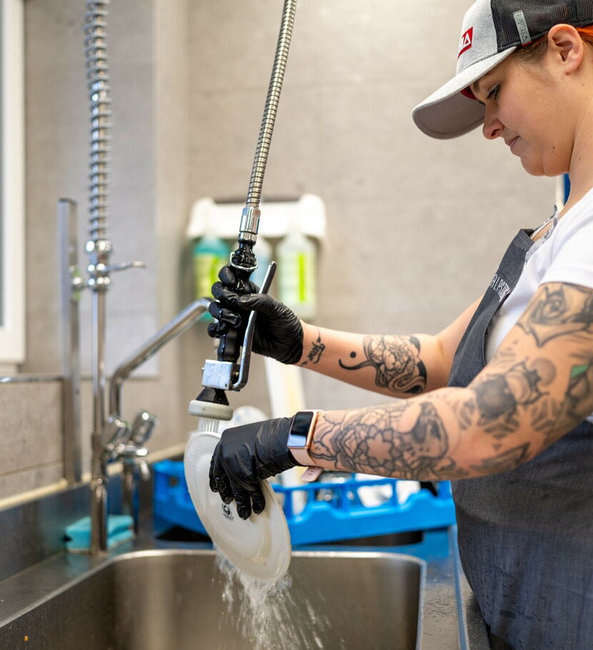  | AbwäscherIn / Hausmeister  (m/w/d)