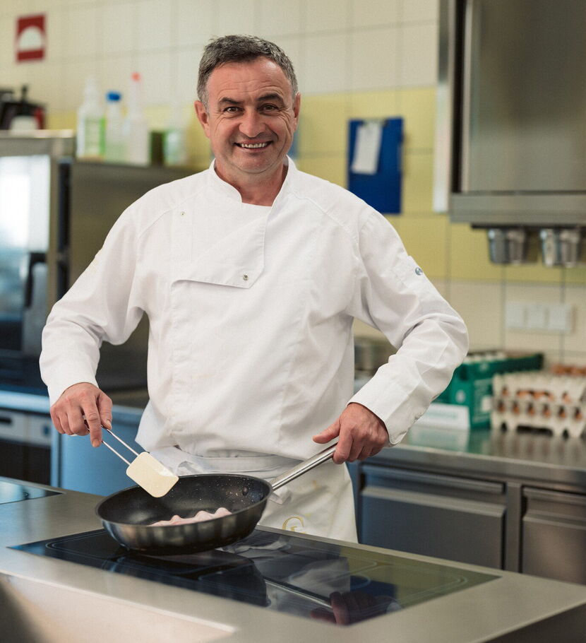  | Fr&uuml;hst&uuml;ckskoch | In (m/w/d)