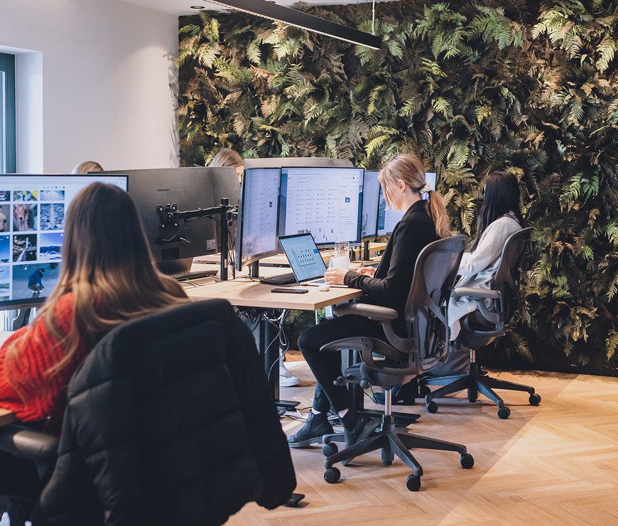 headquarter office team