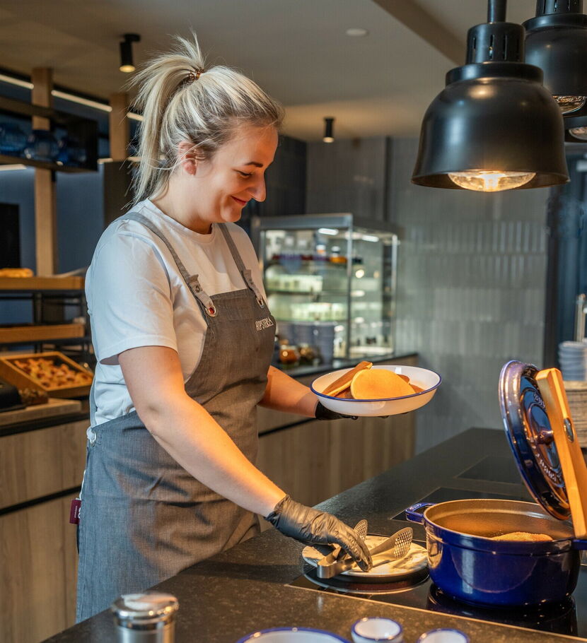  | Fr&uuml;hst&uuml;cksmitarbeiterIn (m/w/d)