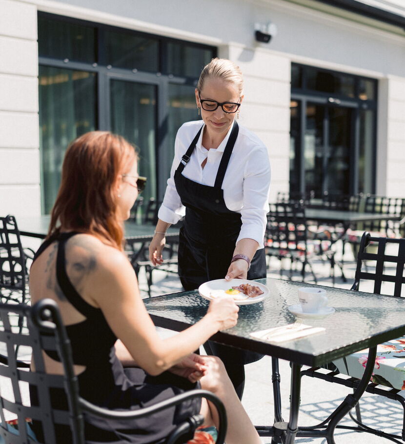  | Fr&uuml;hst&uuml;cksleitung | In (m/w/d)